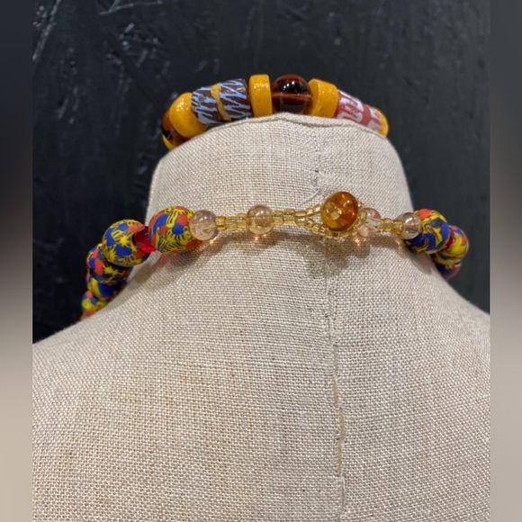 “GORGEOUS” Handcrafted Handpainted Stones Colorful Beaded Necklace & Earring Set - Picture 3 of 13